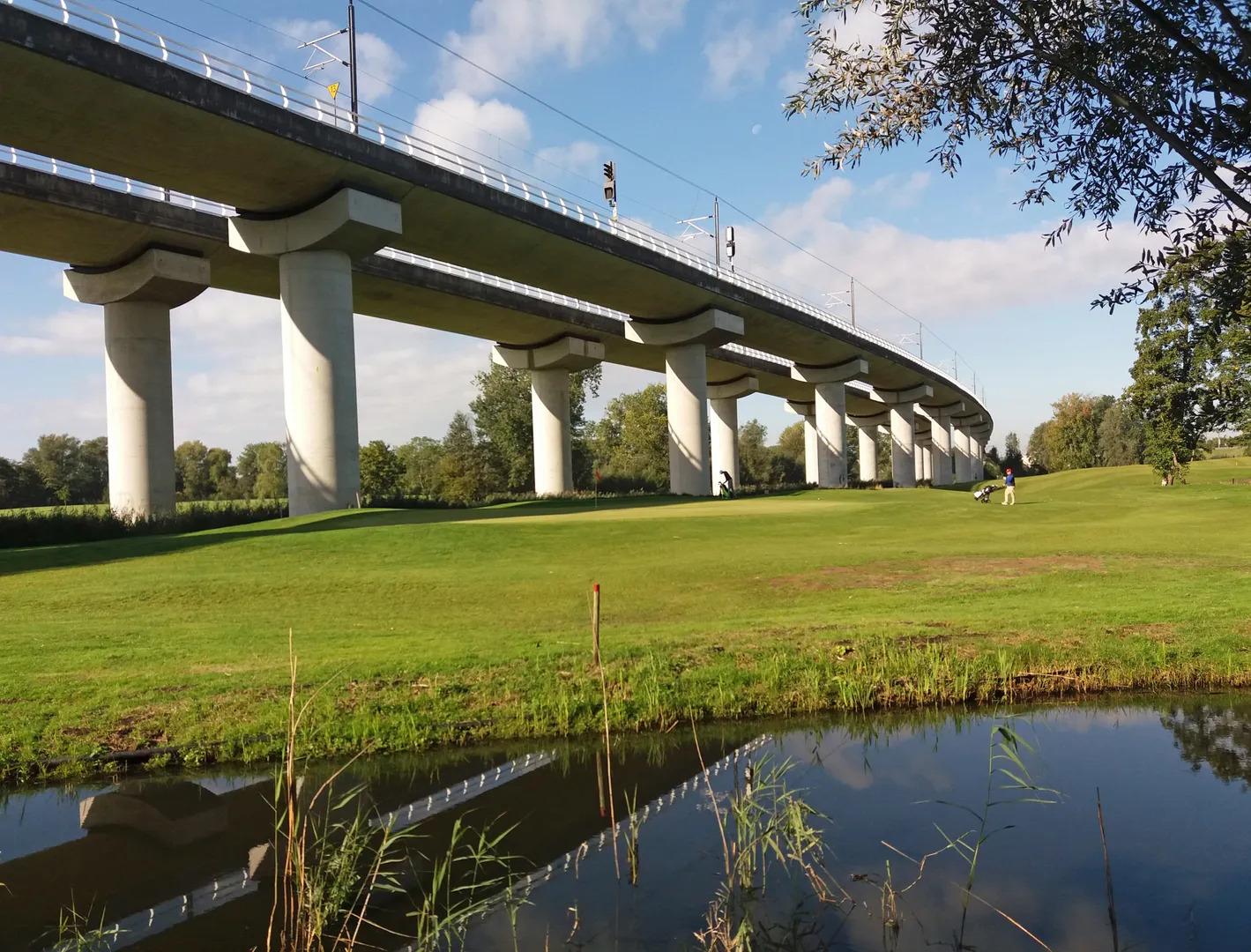 Amsterdam Old Course - Picture 1